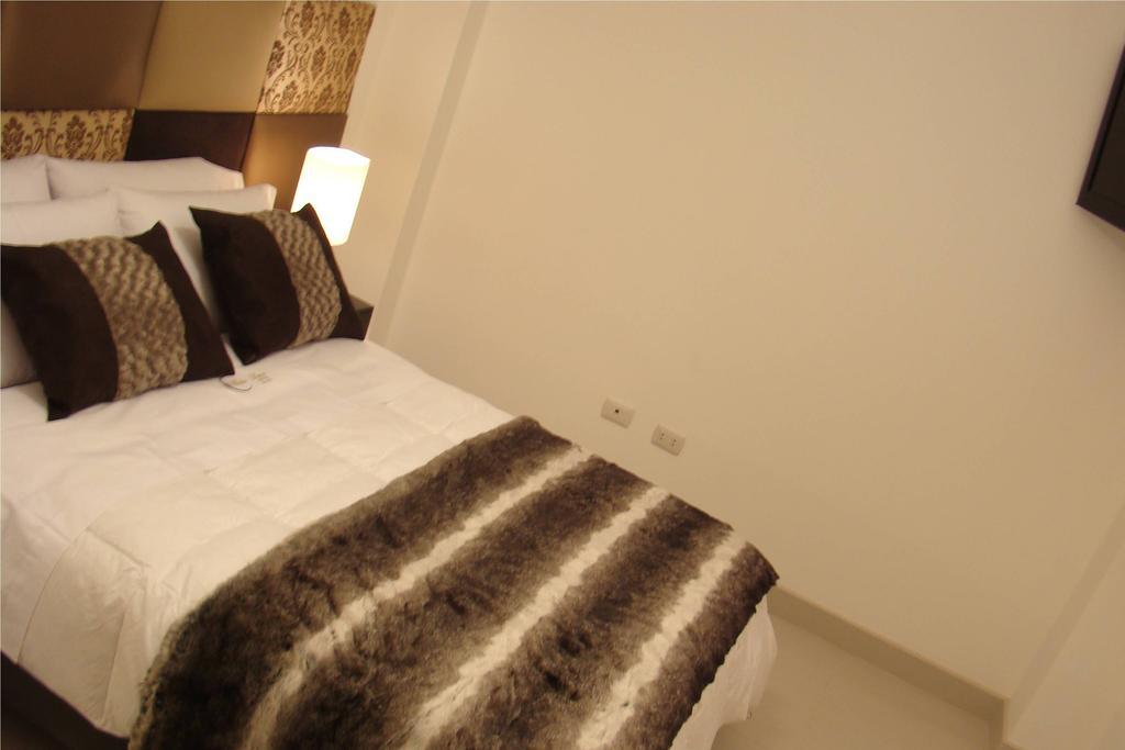 Hostal Media Luna 特鲁希略 外观 照片