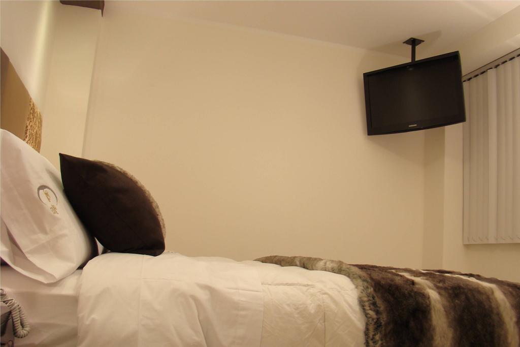 Hostal Media Luna 特鲁希略 外观 照片